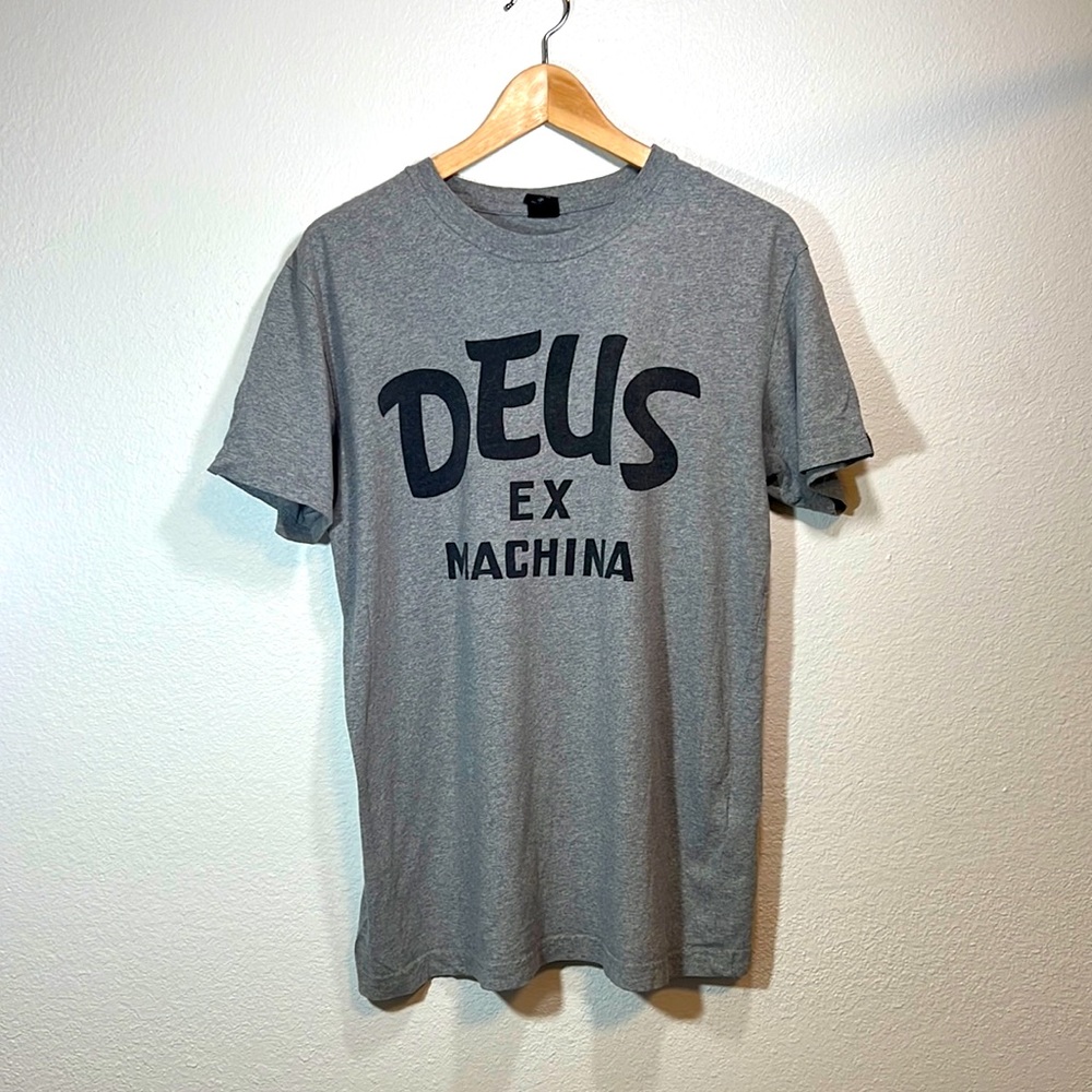 deus Heather gray tee